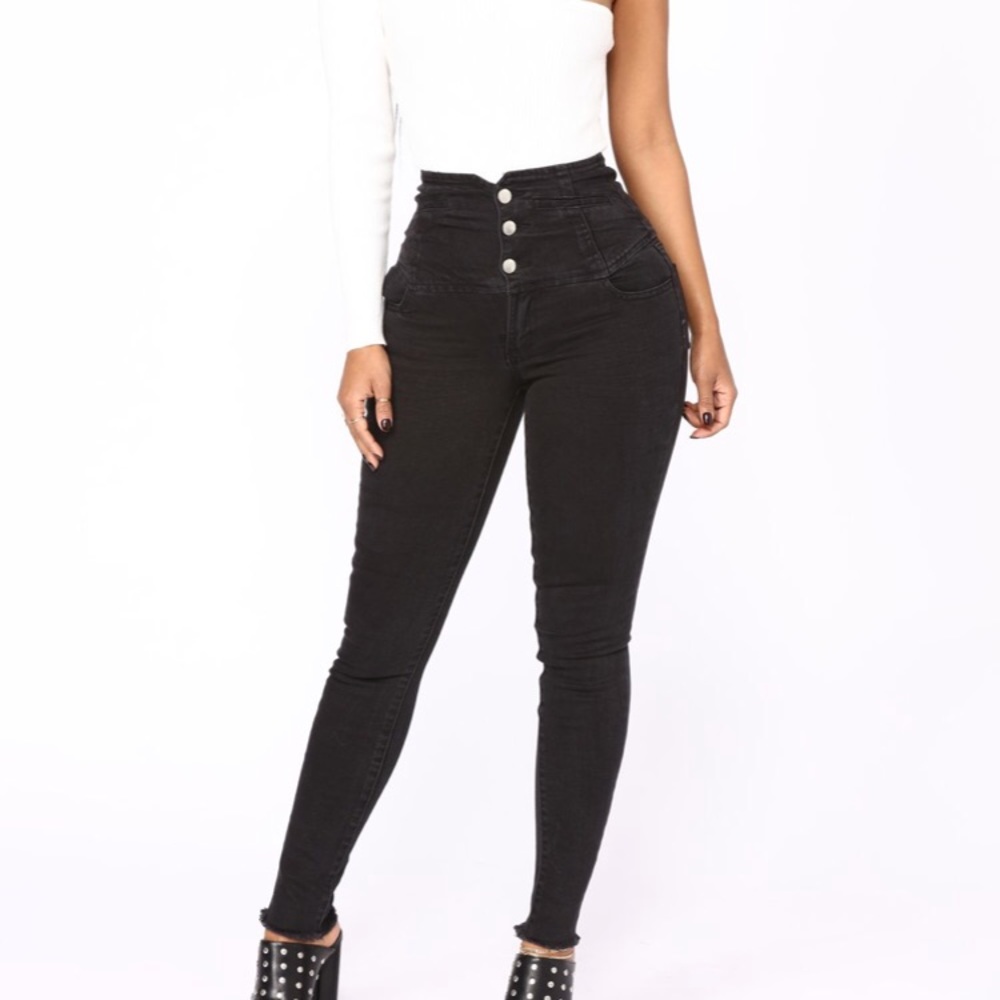 BRAND NEW! Fashion Nova high-waisted jeans🔥😍🔥